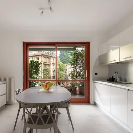 Cullinan Lakeview By Petra Luxury شقة *